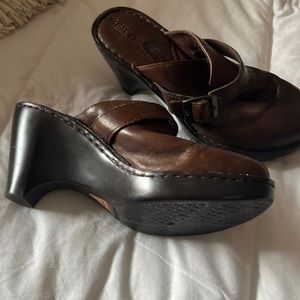 Wedges. Dark brown. Born brand